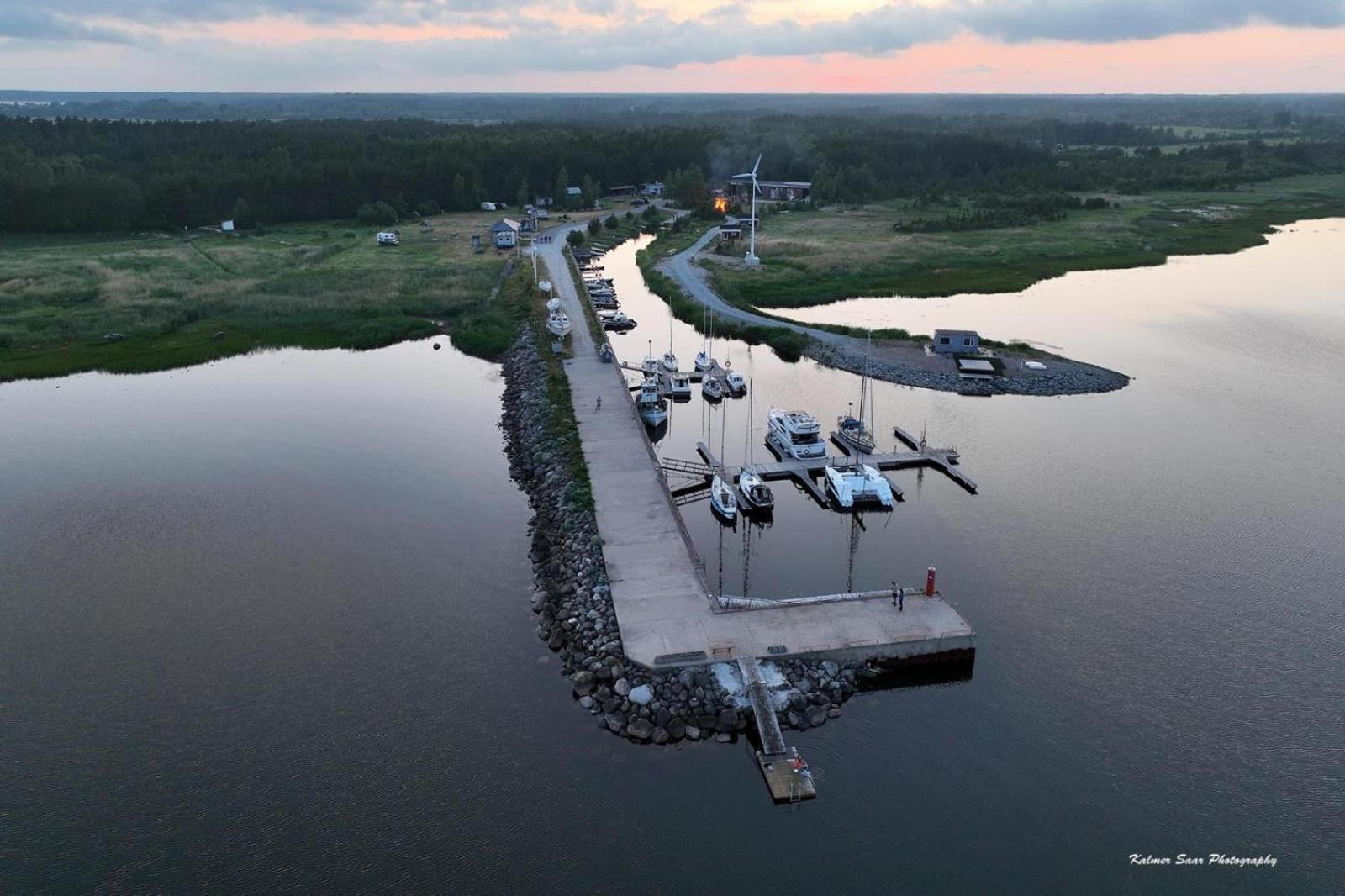 Lounaranna Harbour Accommodation Simisti Екстер'єр фото